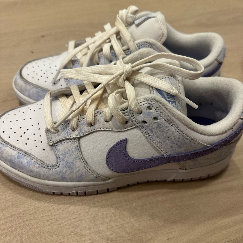 Nike White and purple patterned Sneakers